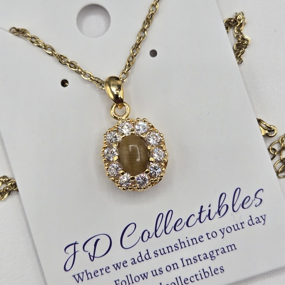 Halo Pendant Necklace Made w Swarovski Crystals Gold 18-20 inch - Picture 1 of 7